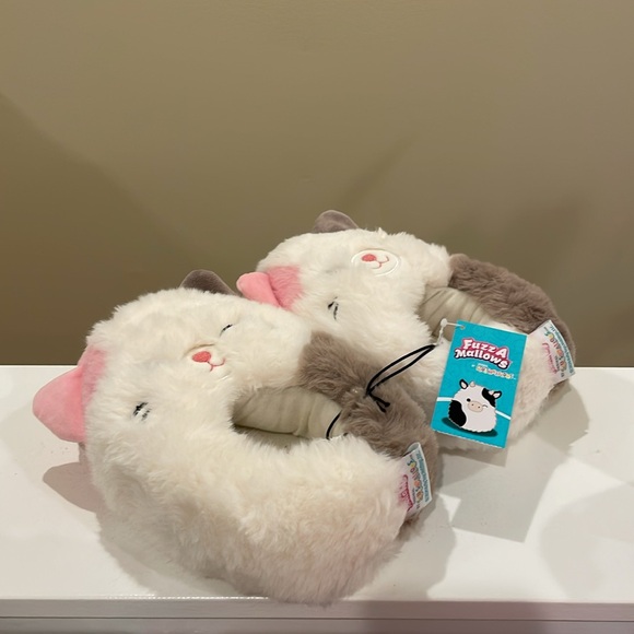 NWT Womens Size 7-8 Karina the Cat FUZZAMALLOW Squishmallow Slippers - Picture 2 of 4